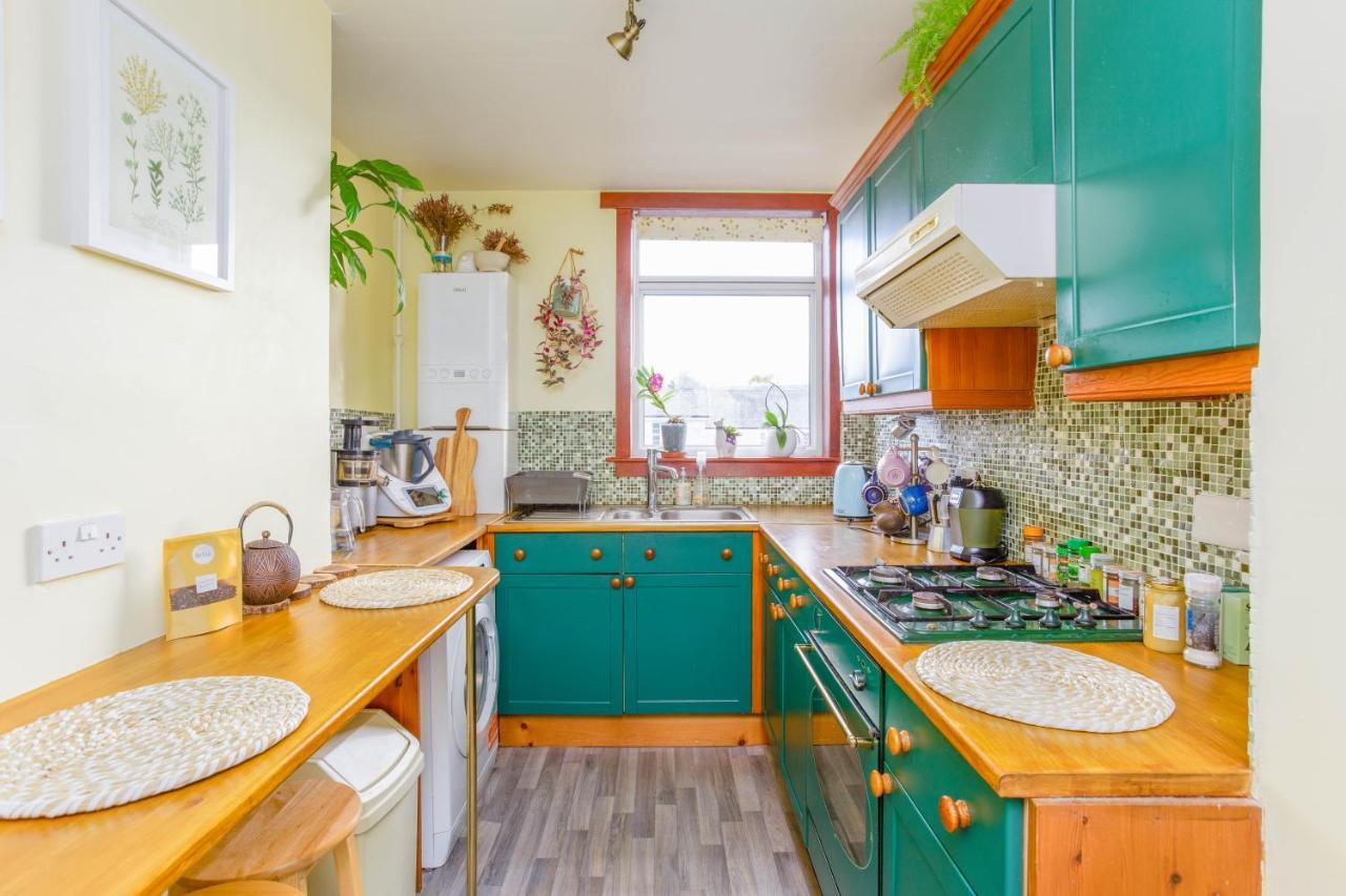 Bright & Spacious Double Room With Garden View- Close To Airport & City Centre Edinburgh Exterior photo